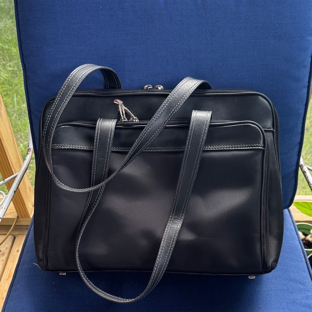 Wenger Black Women's Shoulder Bag - Picture 3 of 10